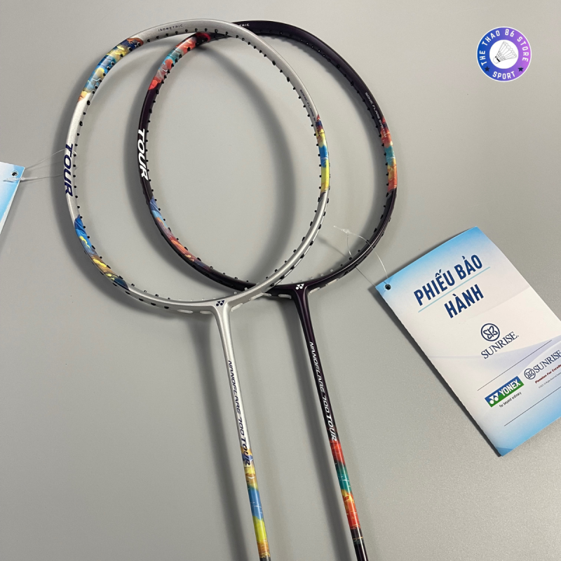 YONEX NANOFLARE 700 TOUR