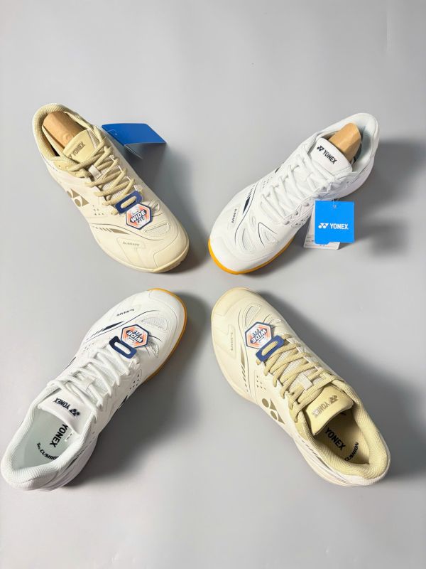 Giày Cầu ông Yonex Stratas Chính Hãng